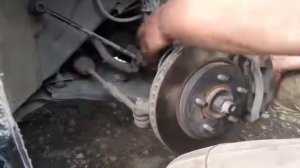 замена стойки на nissan serena кузов  с25