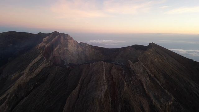 Indonesia's Volcanoes: Summiting the Islands of Fire смотреть онлайн