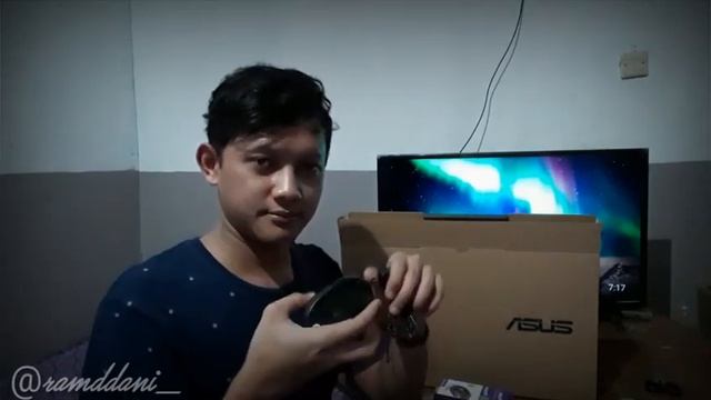 UNBOXING LEPTOP ASUS X540LA (Harga merakyat) !!!!!!!!! смотреть онлайн