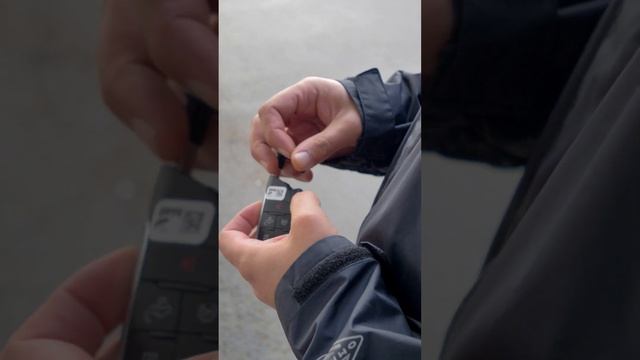 KEY FOB BATTERY CHANGE l Dead GMC Key Fob смотреть онлайн