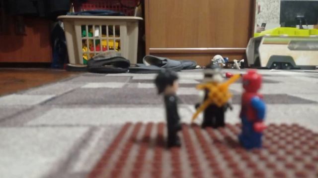 Бетмен vs Человека Паука смотреть онлайн