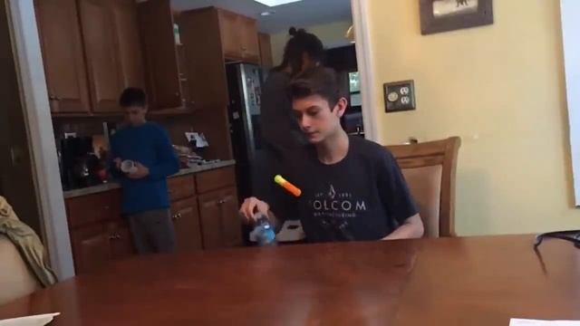 Flip Edition 3 | Crazy Flipping Trickshots! (Bottle flips, marker flips, cup flips) смотреть онлайн