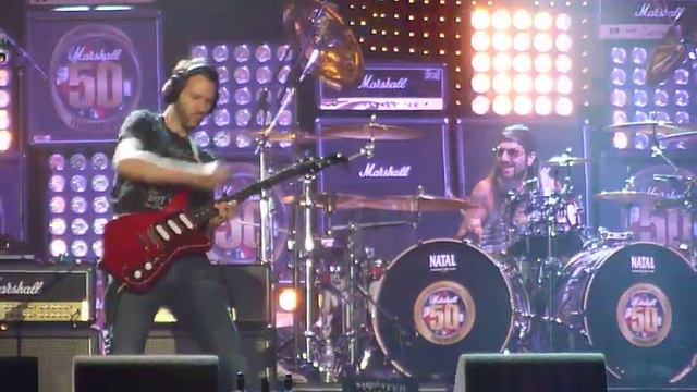 Cheap Sunglasses (ZZ TOP)- Paul Gilbert / Mike Portnoy [Marshall 50 Years of Loud] смотреть онлайн