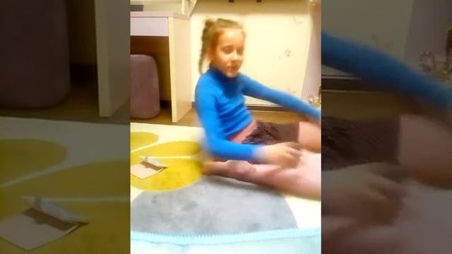 Йога челлендж пожалуйста оцените это видео потому что меня после поз подташнивало ? смотреть онлайн
