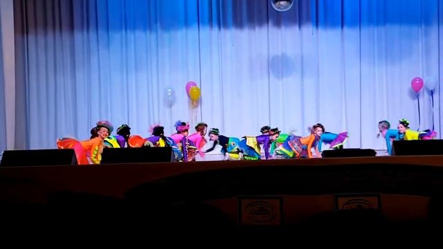 Дети танцуют интересный танец "Куклы и игрушки"/ Танцы для детей Студия спортивного танца "Alegria" смотреть онлайн