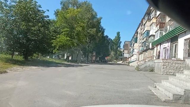 Славянск. 7 июня 2022г. Мои дворы... смотреть онлайн