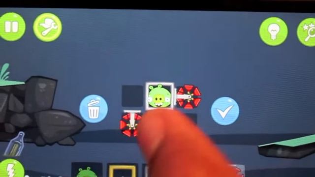 Odyssey App of the Week: Bad Piggies смотреть онлайн