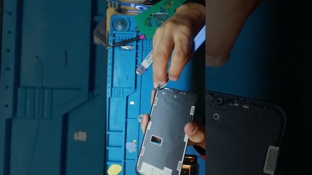 Комплексный ремонт телефонов.. смотреть онлайн