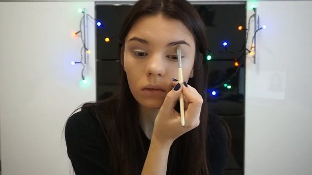 Новогодний экспресс макияж. Натуральные губы VS Яркие губы.