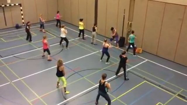 Zumba Fitness - Stretch - Stop смотреть онлайн