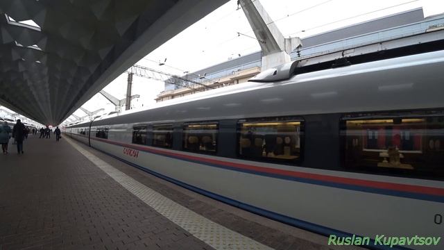 ЭВС1, ЭВС2 "Сапсан" на вокзале Санкт-Петербург Главный. Прогулка, прибытие, отправление. смотреть онлайн