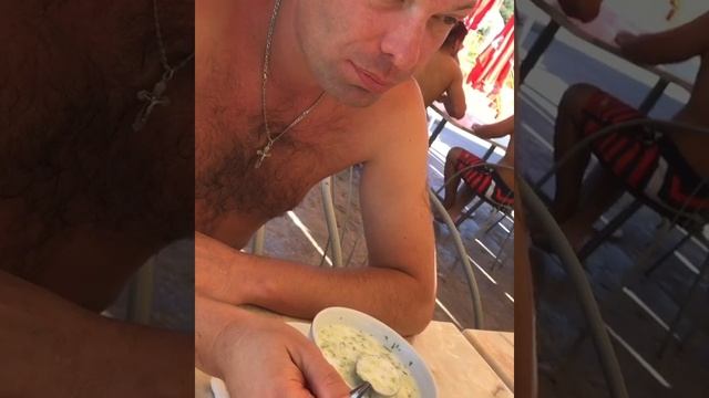 Золотые пески. Болгарский суп - Таратор смотреть онлайн