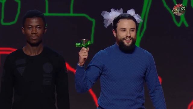Это видео может РАЗОРВАТЬ! Приколы на Лиге Смеха - особенно про колокольчики на... смотреть онлайн