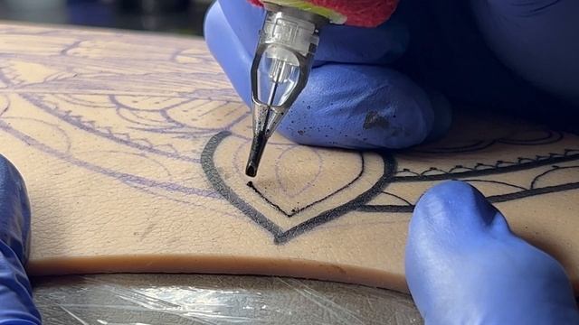 Tattooing 101-How To Tattoo Fine Lines смотреть онлайн