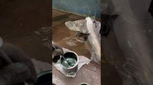 Пример нанесения Hammerite (молотковая) краскопультом.