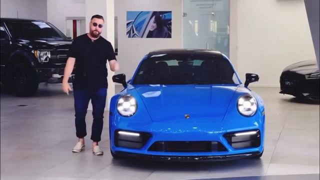 Porsche 911 Carrera 4 GTS 2023 смотреть онлайн