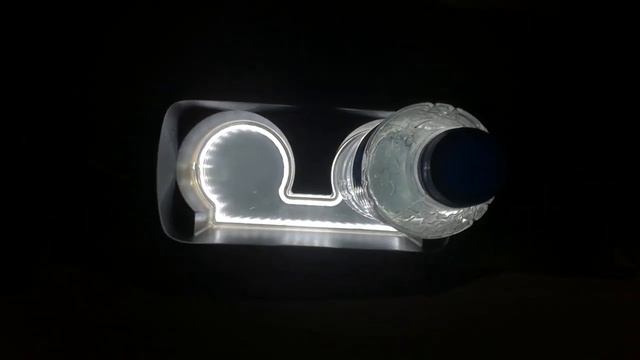 Подсветка подстаканников с эффектом бесконечности в Mazda смотреть онлайн