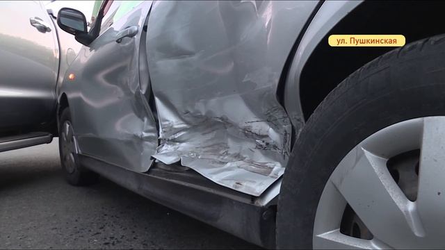 Осколки стекла оставили глубокие порезы на лице маленького пассажира смотреть онлайн