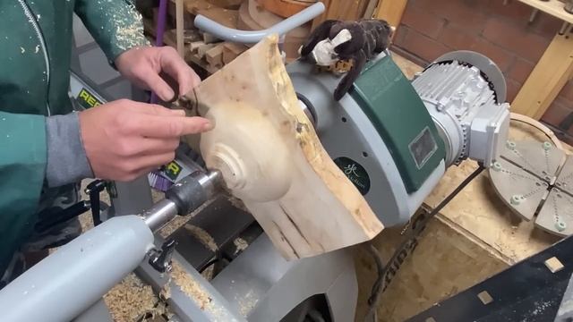 Crafting a Figured Chestnut Mystery Bowl - woodturning project смотреть онлайн