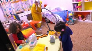 Пылесос для детей СЛОМАЛСЯ. Бабуля СЛОМАЛА ВСЮ детскую БЫТТЕХНИКУ! Скетчи от DODO. Игрушки для дете