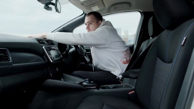 Дорогая электричка или бюджетная тесла? / NISSAN LEAF ZE1 смотреть онлайн