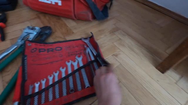 Купив інструмент на 30 000 злотих!!! Відкрив фірму в Польщі. смотреть онлайн