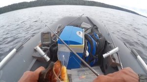 Ловля щуки с лодки дорожкой на самодельные воблеры.