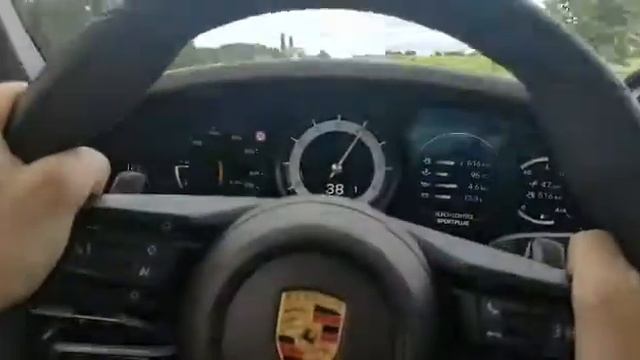 Porsche 911 Carrera S (992) - Launch Control смотреть онлайн