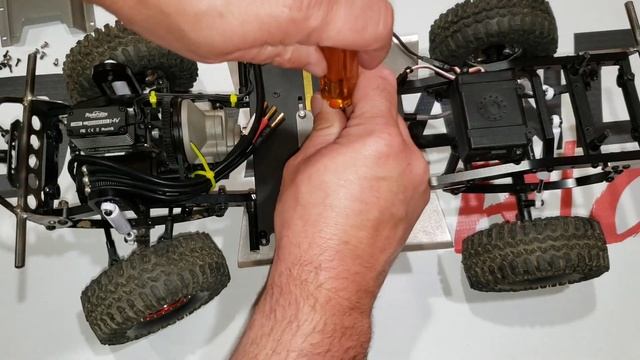 RC4WD TF2 A&M Garage T-case/Skid plate quick install tip and Overdrive configuration. #AandMGarage смотреть онлайн