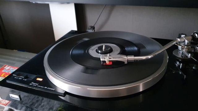 Les Charlots vinyl 45 tours L'apérobic 1983 смотреть онлайн