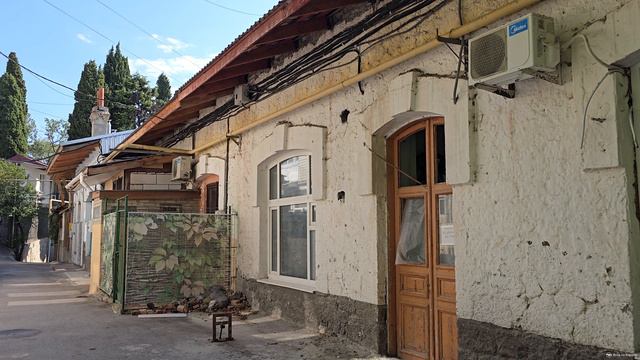 Бывшие конюшни на улице 9 мая в Гурзуфе смотреть онлайн
