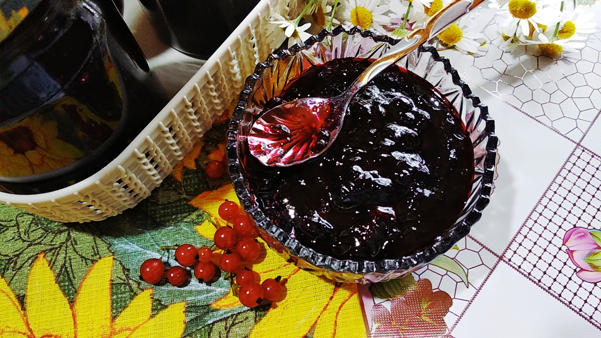 Варенье из ЧЕРНИКИ и КРАСНОЙ СМОРОДИНЫ, хорошее сочетание двух видов ягод. Мне очень понравилось! смотреть онлайн