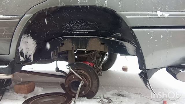 УПАЛА БЛ....!!! Меняю летние колеса на зимние + замена шпилек на ступице toyota land cruiser 100 смотреть онлайн