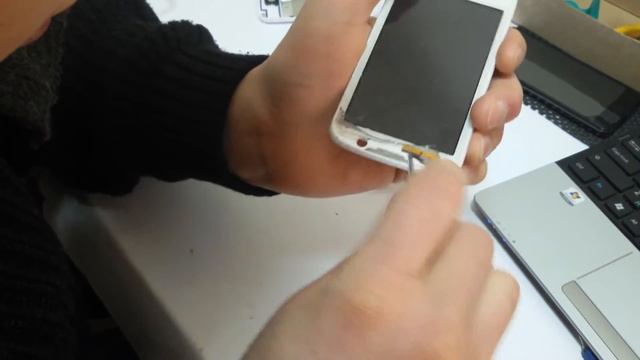 Как поменять тачскрин Prestigio 3400, разборка телефона. смотреть онлайн