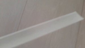 Как запилить потолочный плинтус в углах (очень просто)