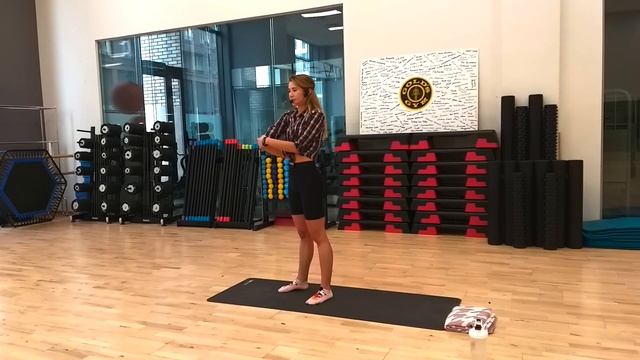 Онлайн-тренировка STRETCH с Альбиной Лебедевой - тренируйся вместе с GOLD'S GYM! смотреть онлайн