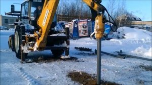 МТЗ 82. Крутим сваи зимой на экскаваторе  ДЭМ 114