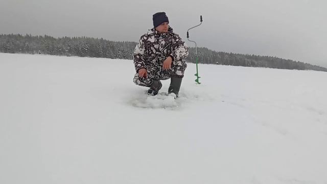 Рыбалка в глухозимье. Выходим из спячки. Впереди длинный сезон. Зимняя рыбалка в Карелии. смотреть онлайн