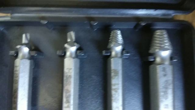 gearbest.com Двусторонный экстрактор для извлечения поврежденных винтов - 4шт смотреть онлайн