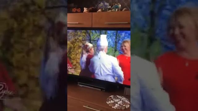 Наша Лерка сегодня под дядь Андрея пляшет и дробит маленькая марийка. смотреть онлайн