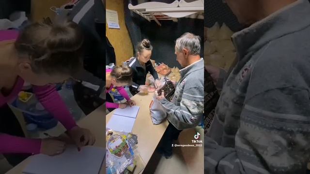 ПОМОГАЕМ ЛЮДЯМ))ПРИБЛИЖАЕМ ПОБЕДУ 🇺🇦🇺🇦🇺🇦ДЕРЖИМСЯ ВМЕСТЕ!! смотреть онлайн