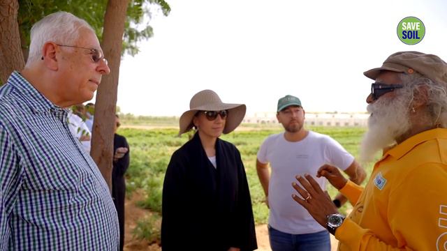 Sadhguru Visits Emirates Bio Farm, Where The Desert Is Blooming смотреть онлайн