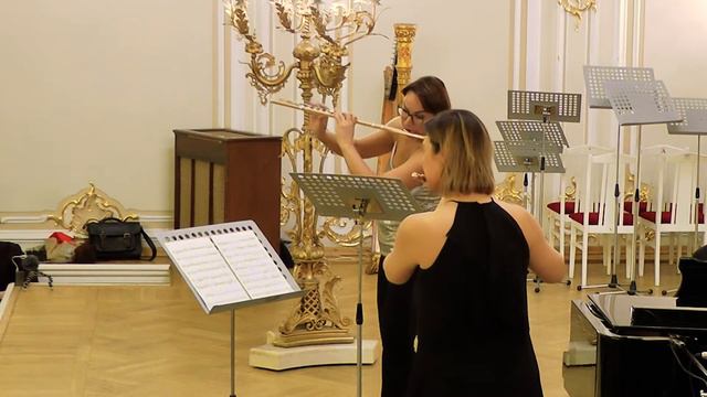Gary Schocker - Three Dances for Two Flutes And Piano (1993) смотреть онлайн