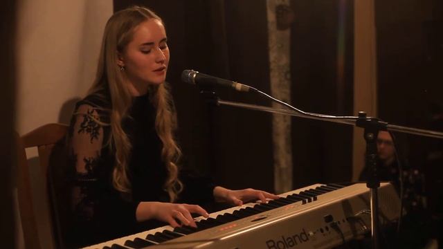 Элли на маковом поле - розовые слоны смотреть онлайн