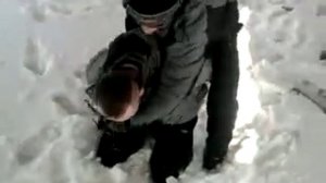 зажали в углу и отрезали голову