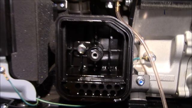 Yamaha EF2000iS Generator - Carb Removal and Cleaning смотреть онлайн