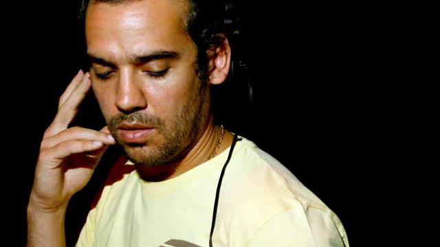 Sébastien Thibaud (aka Cebb) - Cinnamon (Original Mix) смотреть онлайн