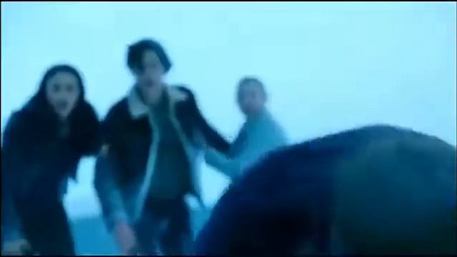 Эту песню ищут все,(девушка провалилась под лёд) смотреть онлайн