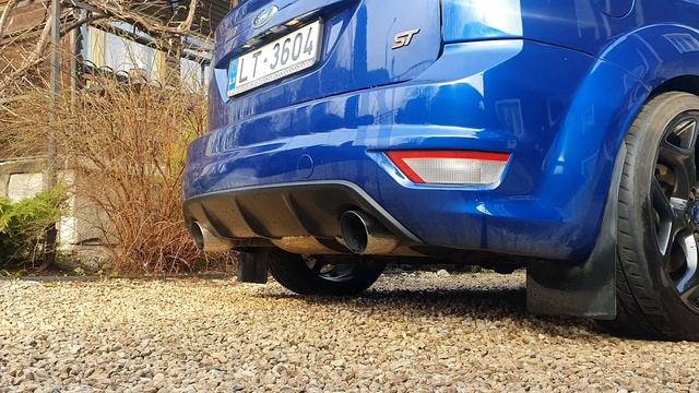 Focus ST MK2 cold start + revs with Scorpion exhaust смотреть онлайн