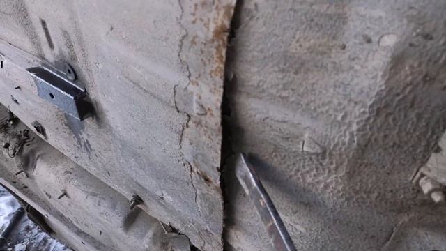 ВАЗ 2107 . Кузов машины сварен с двух частей . смотреть онлайн